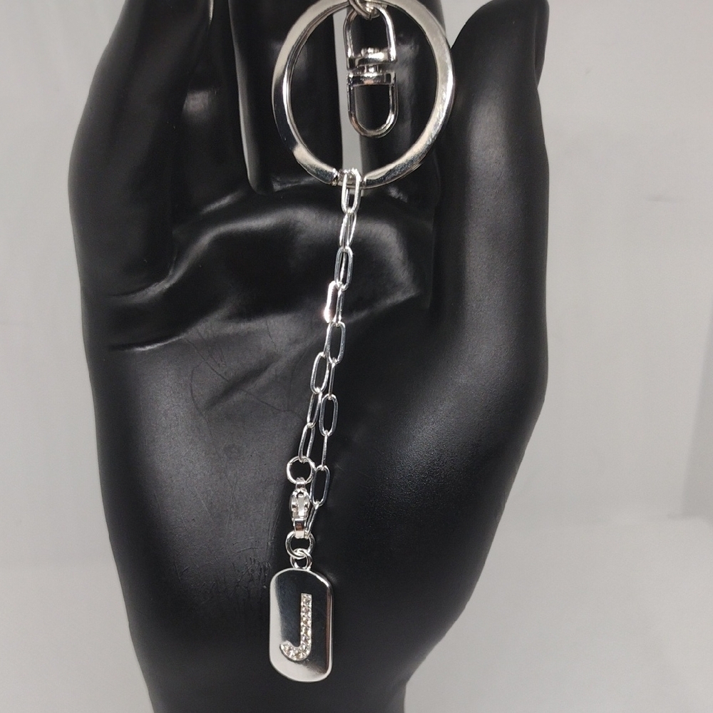 Elegant Silver Keychain with Stylish ‘J’ Pendant – Perfect Gift